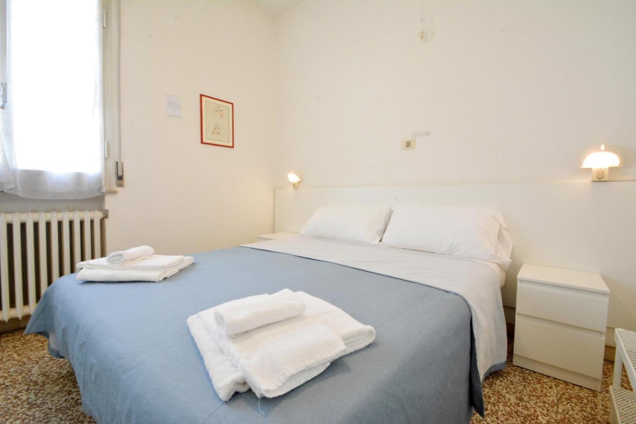 Hotel Maddalena Марина-ди-Равенна Номер фото