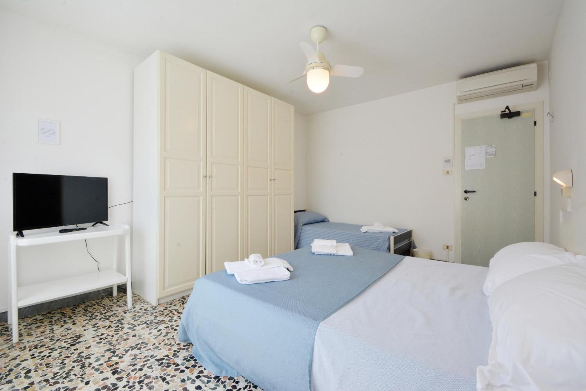 Hotel Maddalena Марина-ди-Равенна Номер фото