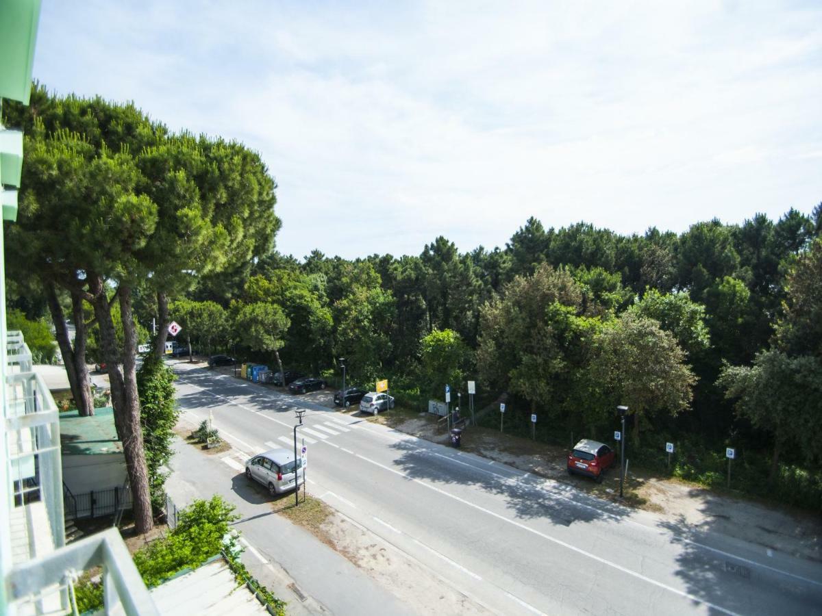 Hotel Maddalena Марина-ди-Равенна Экстерьер фото